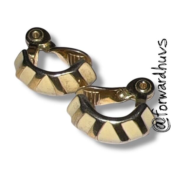 Monet Enamel Clip-On Earrings – Chevron Design - Picture 3 of 9